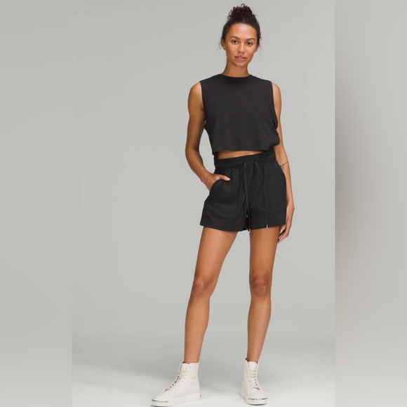 LuluLemon dance studio high-rise short 3.5” black size 8 - Picture 3 of 11